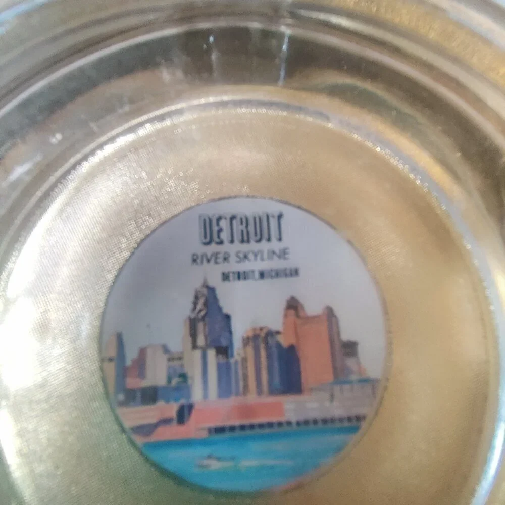Ships wheel Ashtray with Detroit Skyline from 1960''s. For decorative purposes.